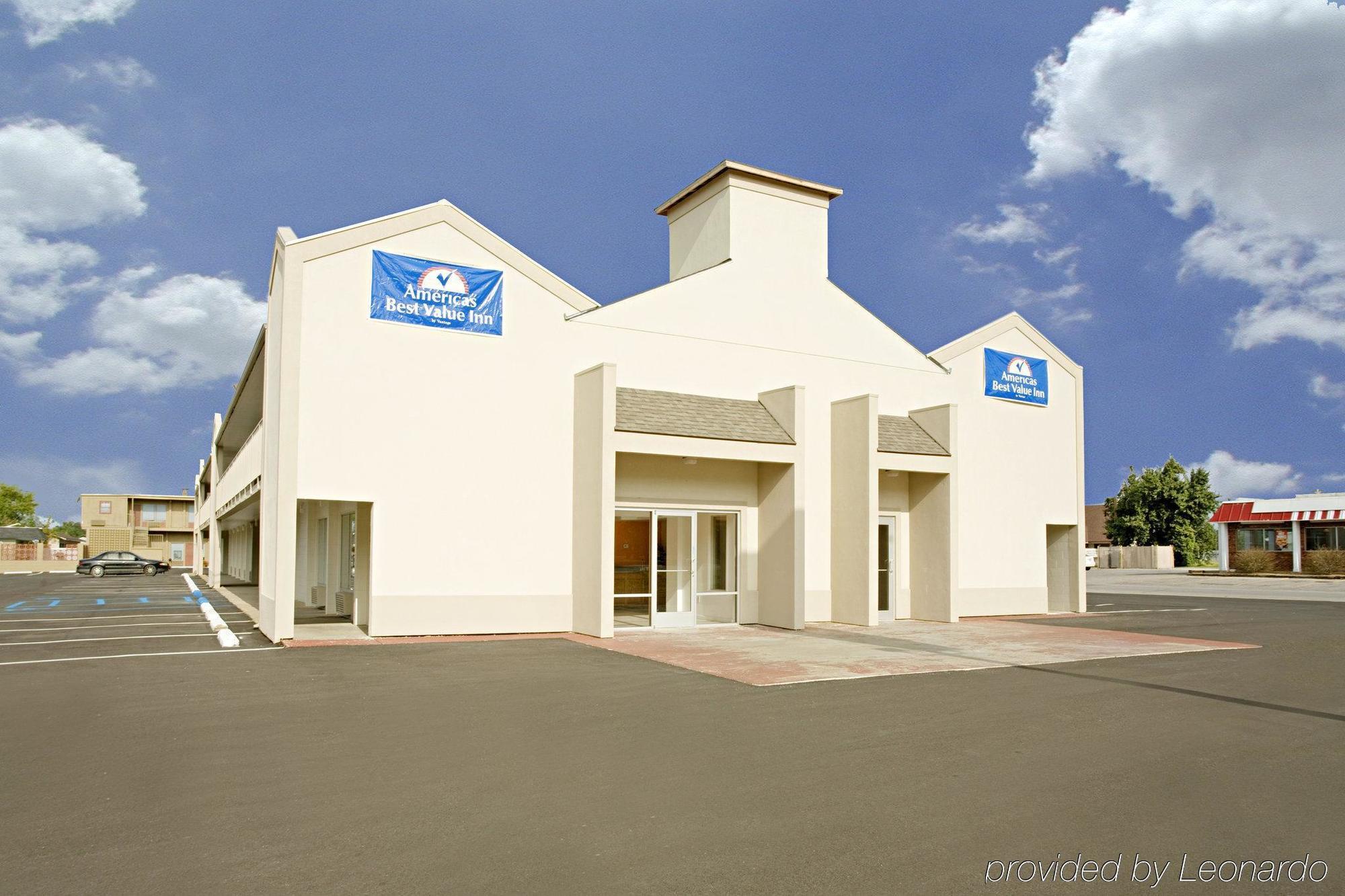 Econo Lodge Metropolis Esterno foto