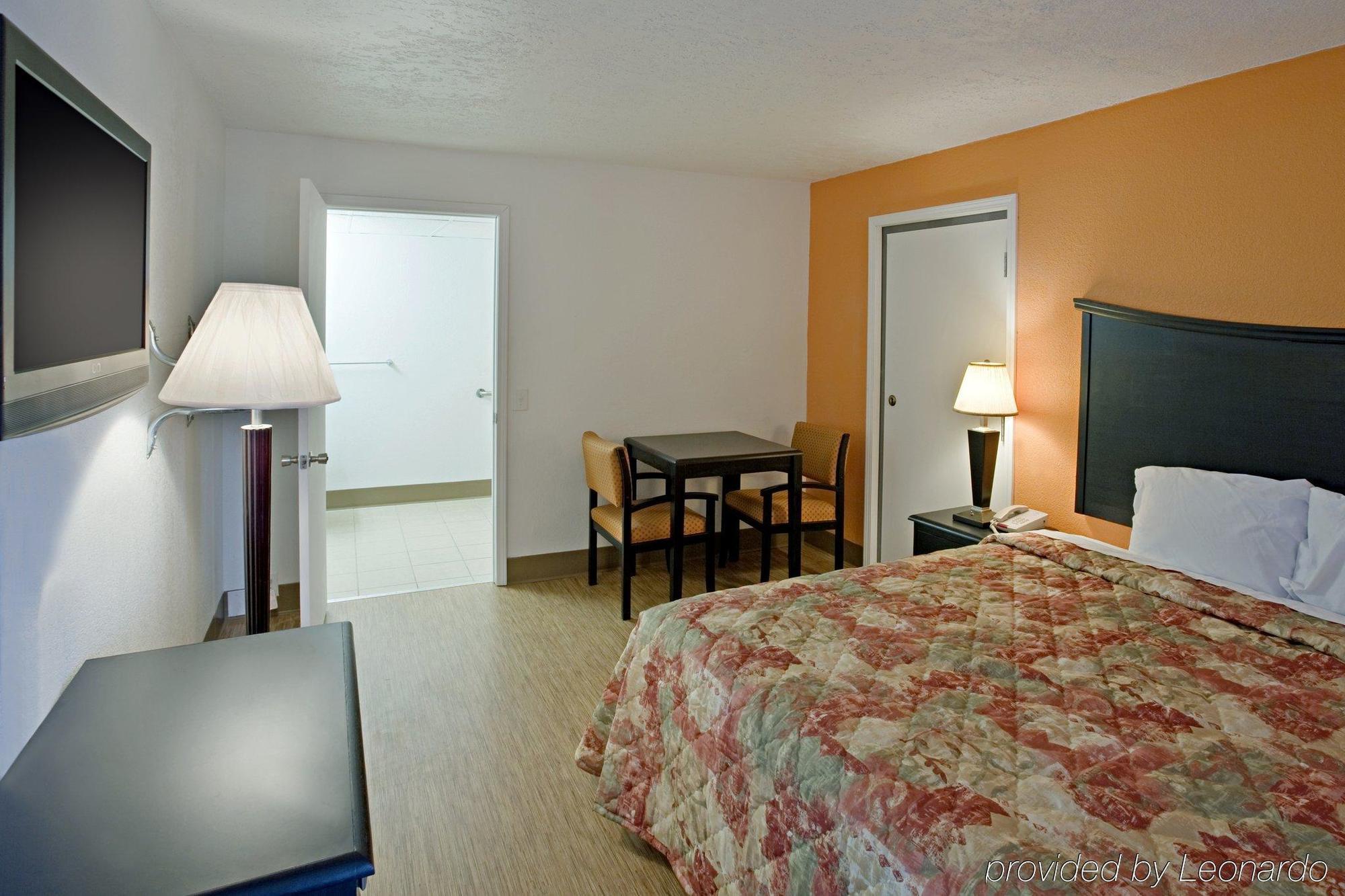 Econo Lodge Metropolis Camera foto