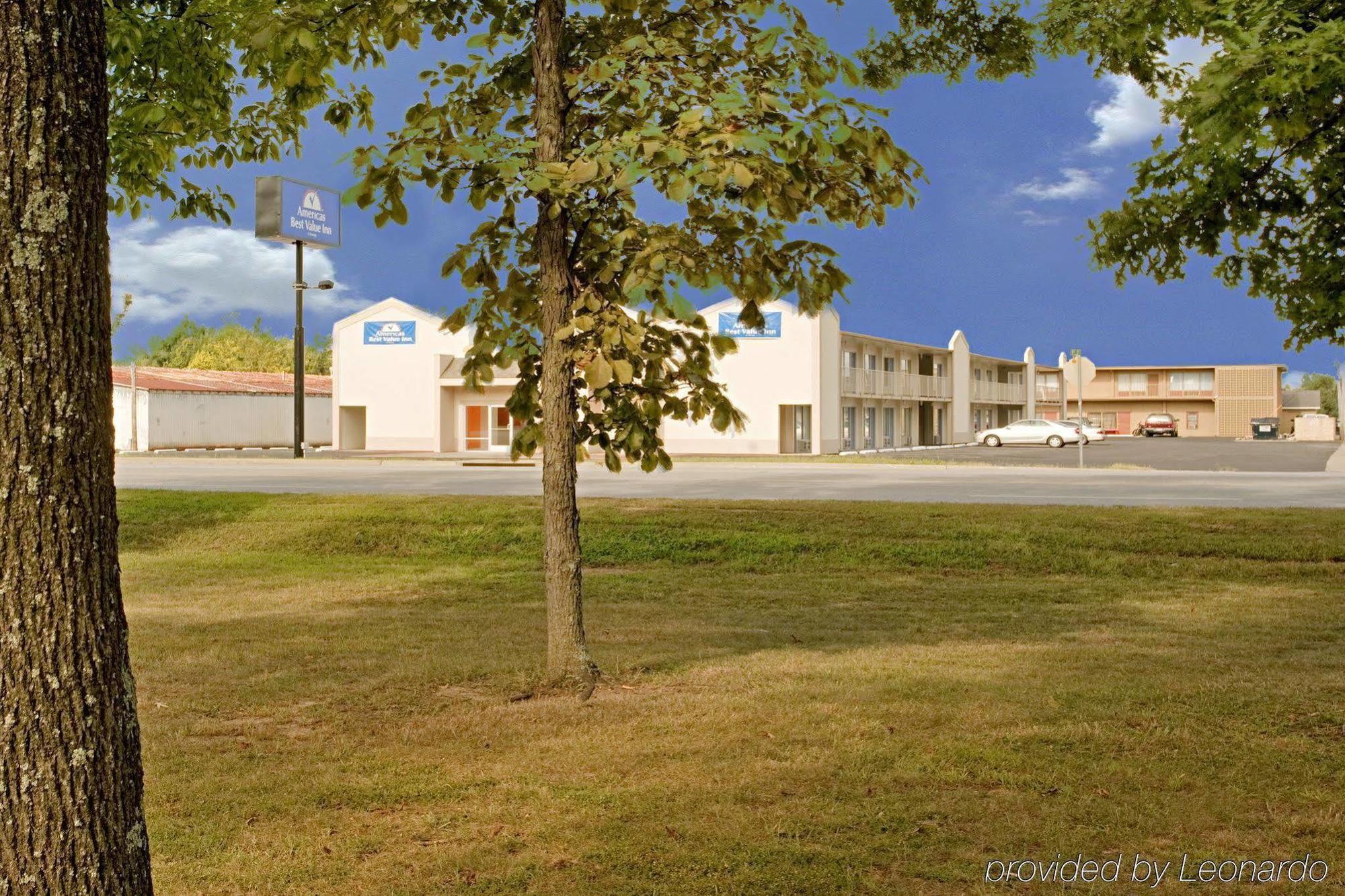 Econo Lodge Metropolis Esterno foto