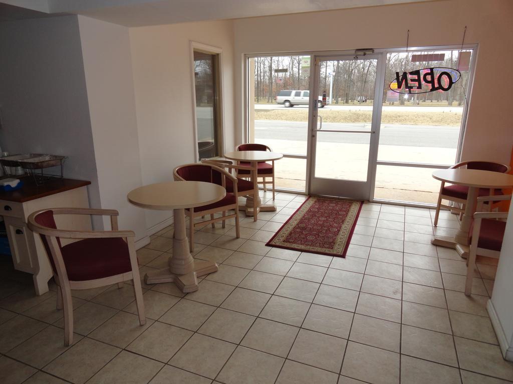 Econo Lodge Metropolis Esterno foto